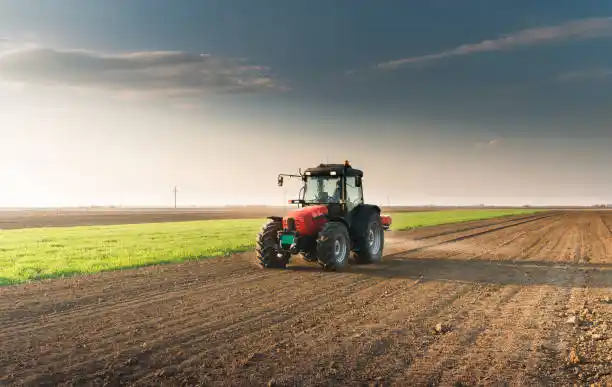 Agricultural tractor with MWTE023-11010084 hydraulic power steering cylinder front axle installation